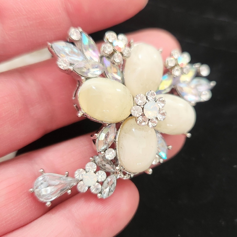 Vintage Aurora Borealis Floral Brooch NWOT